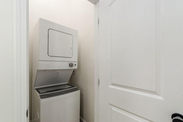 1233 Oakwood Ave, Columbus, OH 43206 - washroom with stacked washing machine and dryer