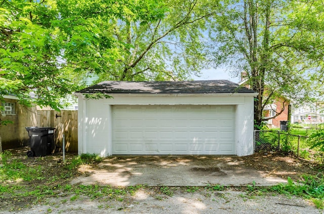 1233 Oakwood Ave, Columbus, OH 43206 - view of detached garage