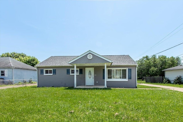 1935 Sedan Ave, Obetz, OH 43207 - bungalow featuring a porch