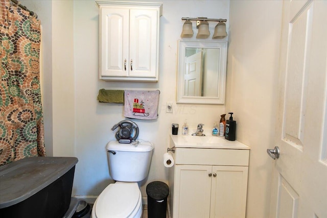 1935 Sedan Ave, Obetz, OH 43207 - bathroom with vanity and a shower with shower curtain