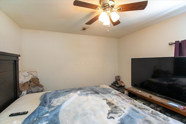1935 Sedan Ave, Obetz, OH 43207 - bedroom with a ceiling fan