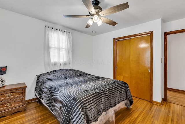 1508 W Hanley Rd, Mansfield, OH 44904 - bedroom featuring hardwood / wood-style floors, a ceiling fan, and a closet