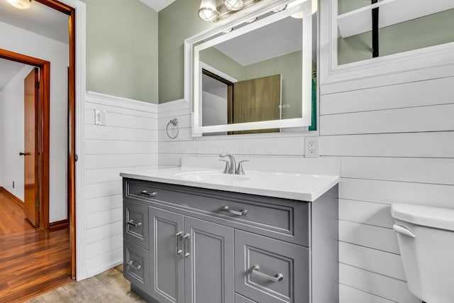 1508 W Hanley Rd, Mansfield, OH 44904 - bathroom with wood finished floors and vanity