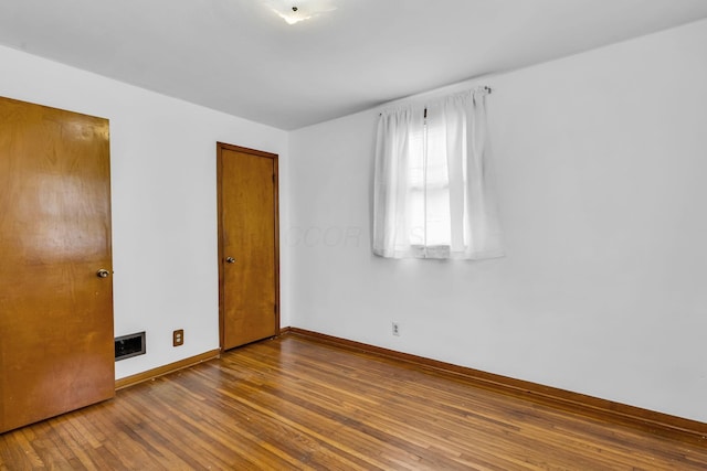 1508 W Hanley Rd, Mansfield, OH 44904 - unfurnished bedroom with hardwood / wood-style floors and a closet