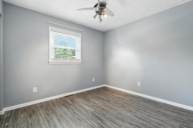 65 Jeffery Ln SE, Heath, OH 43056 - spare room with wood finished floors and a ceiling fan