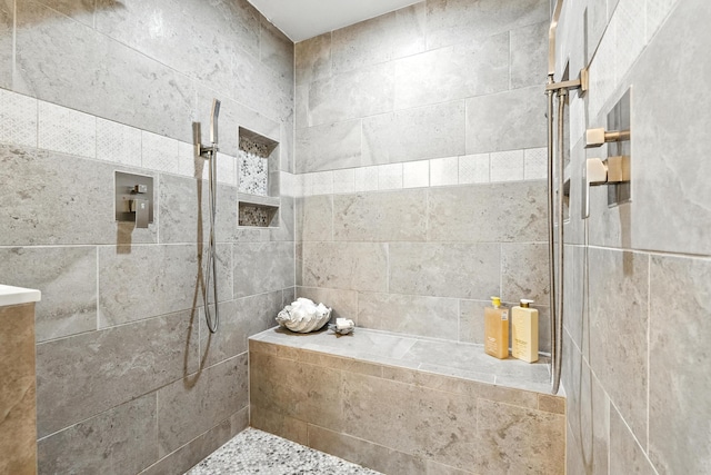 65 Jeffery Ln SE, Heath, OH 43056 - bathroom featuring tiled shower