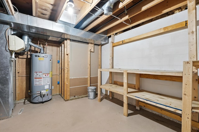 65 Jeffery Ln SE, Heath, OH 43056 - unfinished basement featuring gas water heater and a workshop area