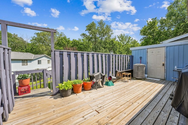 699 Cherry Hollow Rd Unit A, Columbus, OH 43228 - wooden terrace with area for grilling