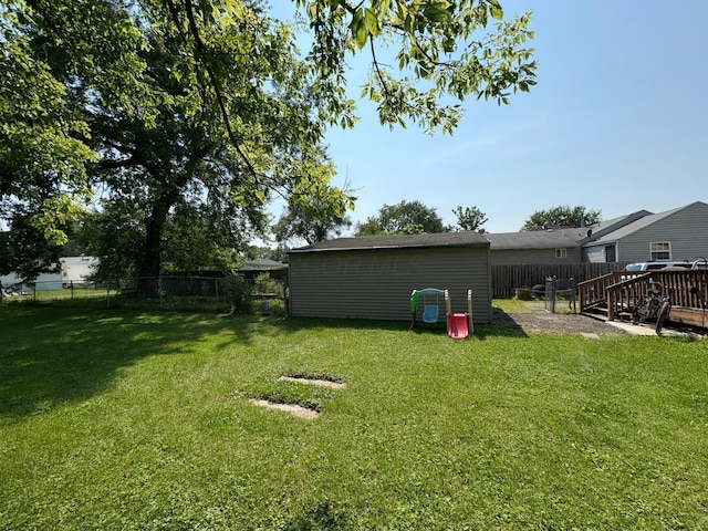 659 E Mark St, Marion, OH 43302 - fenced backyard featuring an outbuilding