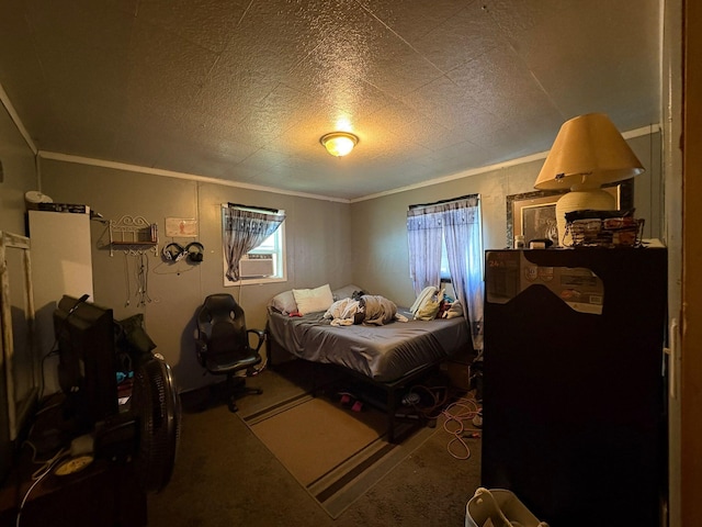 659 E Mark St, Marion, OH 43302 - bedroom with ornamental molding and carpet