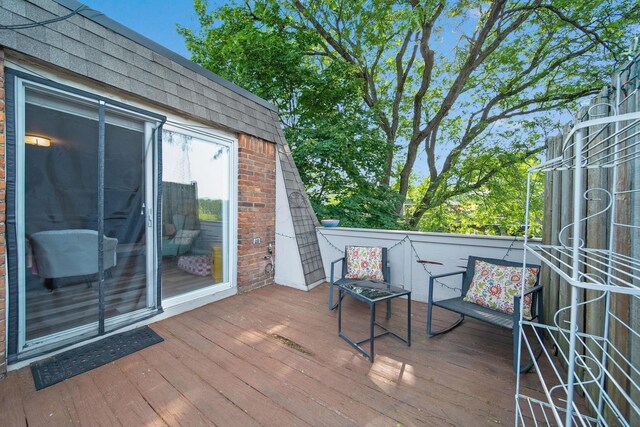 1551 Lafayette Dr Unit B, Columbus, OH 43220 - view of wooden terrace