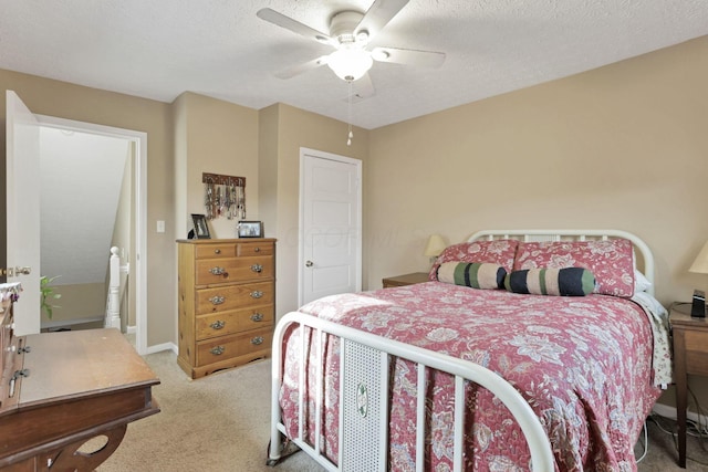 625 E Mulberry St, Lancaster, OH 43130 - bedroom with carpet flooring, a ceiling fan, and a textured ceiling