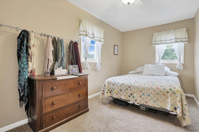 625 E Mulberry St, Lancaster, OH 43130 - bedroom featuring carpet flooring and a ceiling fan