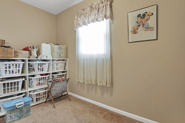 625 E Mulberry St, Lancaster, OH 43130 - carpeted bedroom featuring baseboards