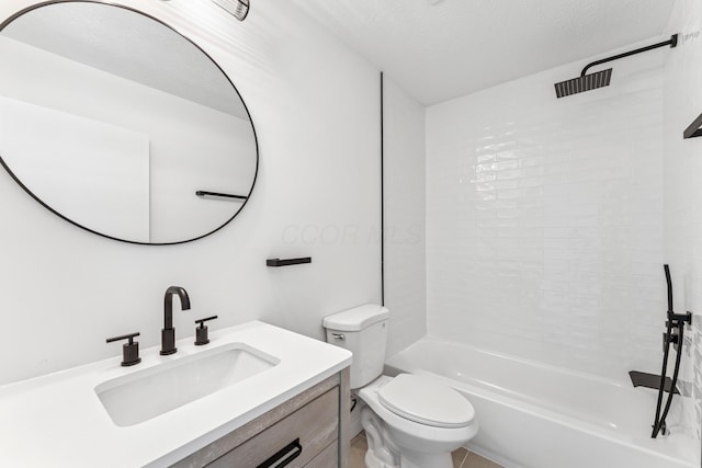 914 Worthington Woods Blvd Unit 11, Columbus, OH 43085 - full bathroom with vanity and bathtub / shower combination