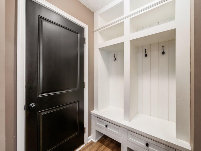 153 Shawnee Dr, Pickerington, OH 43147 - mudroom featuring wood finished floors