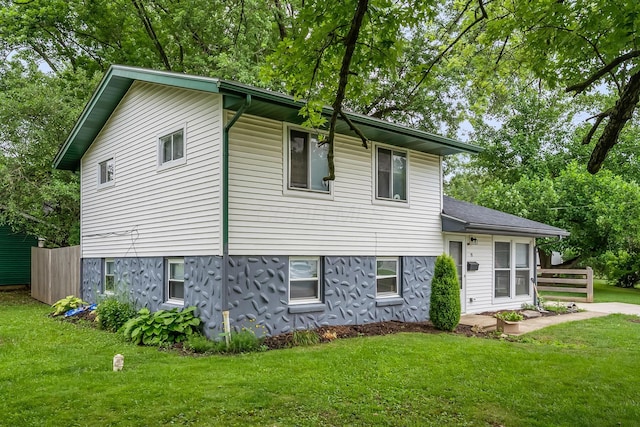 11 Richards Dr, Delaware, OH 43015 - back of house