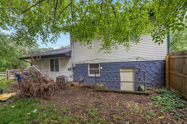 11 Richards Dr, Delaware, OH 43015 - rear view of house