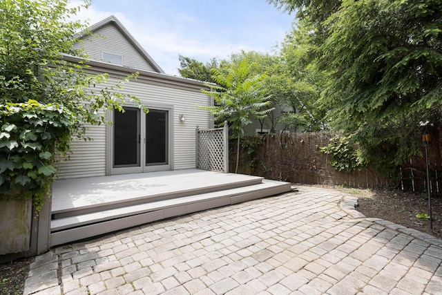 318 Berger Aly, Columbus, OH 43206 - view of patio featuring a wooden deck