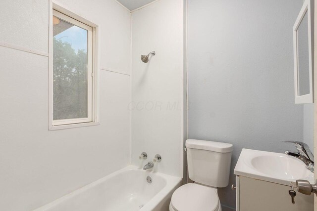 424 S Harris Ave, Columbus, OH 43204 - full bathroom featuring vanity and tub / shower combination