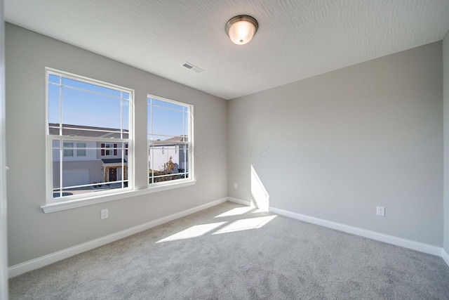66 Genoa Cir, Commercial Point, OH 43116 - unfurnished room with carpet
