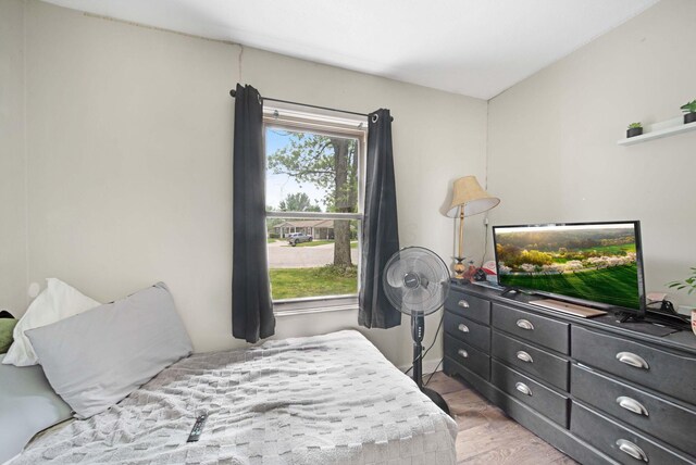 136 Ridgeview Ct, Johnstown, OH 43031 - bedroom featuring light wood-style flooring