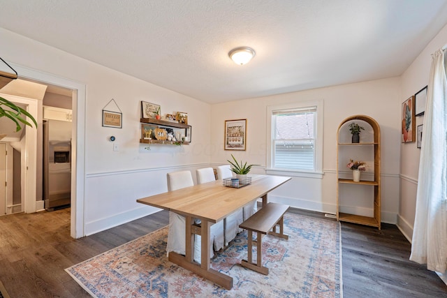 297 Central Ave, Newark, OH 43055 - dining area with dark wood finished floors and baseboards