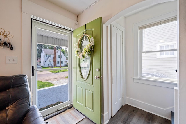 297 Central Ave, Newark, OH 43055 - entryway with dark wood-style floors and arched walkways