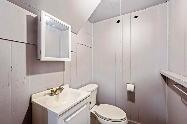 297 Central Ave, Newark, OH 43055 - bathroom featuring vanity and toilet
