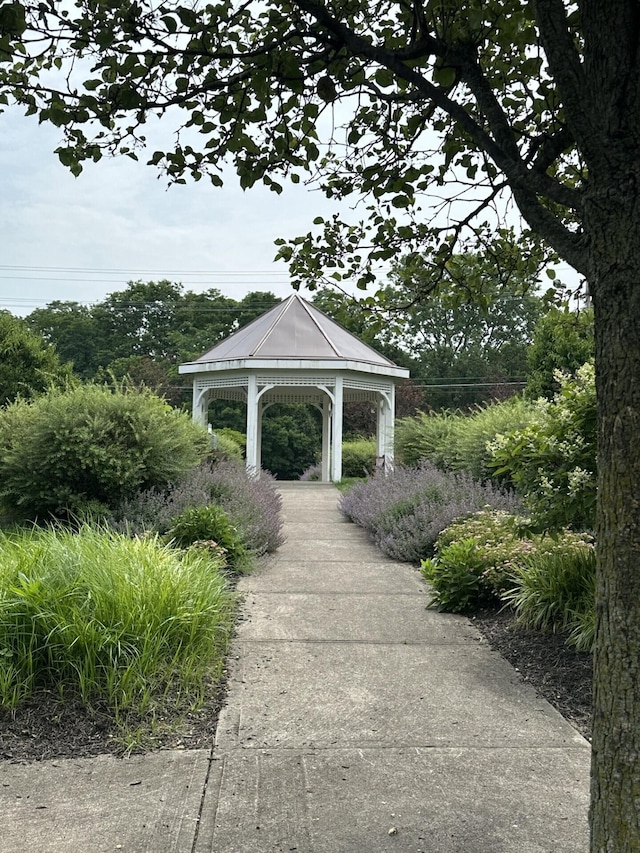 5393 Blanchard Dr, Canal Winchester, OH 43110 - surrounding community featuring a gazebo