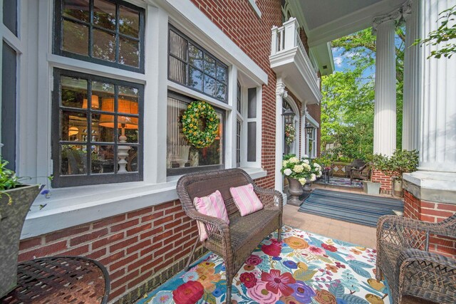 2465 E Broad St, Bexley, OH 43209 - view of covered porch
