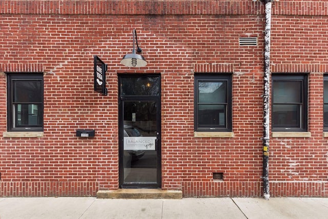 161 Jackson St, Columbus, OH 43206 - property entrance with brick siding