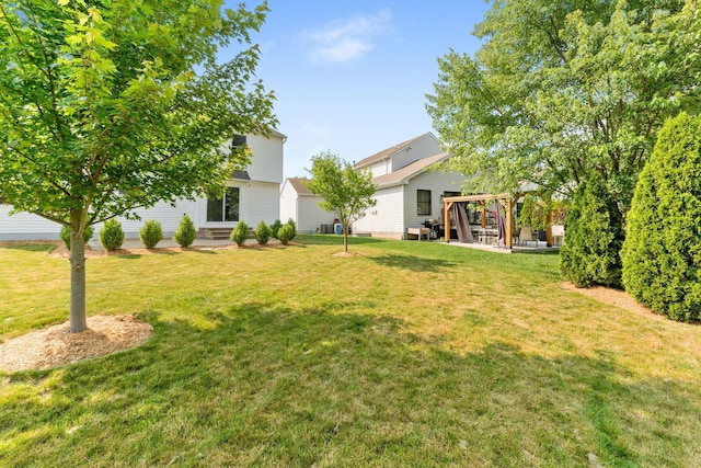113 Olentangy Meadows Dr, Lewis Center, OH 43035 - view of grassy yard with a patio area