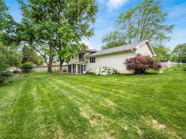 1530 Pemberton Dr, Columbus, OH 43221 - view of yard