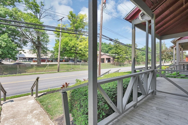 611 E 11th Ave, Columbus, OH 43211 - view of deck