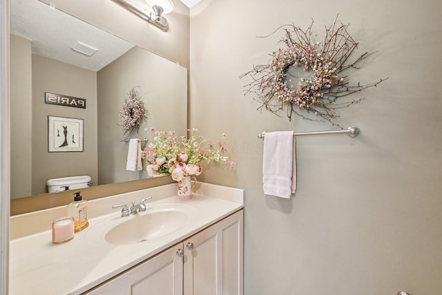 6150 Heritage Lakes Dr, Hilliard, OH 43026 - half bath with toilet and vanity
