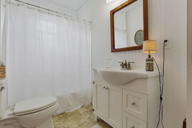 17519 Thompson Ridge Rd, Laurelville, OH 43135 - bathroom featuring vanity and shower / bath combo with shower curtain