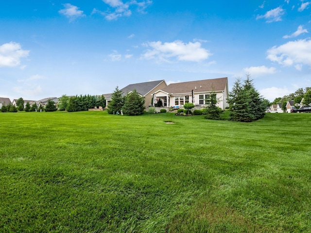 8105 Jitterbug Ln, Pickerington, OH 43147 - back of property with a yard