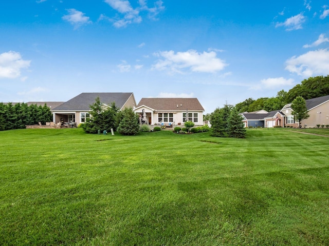 8105 Jitterbug Ln, Pickerington, OH 43147 - view of green lawn