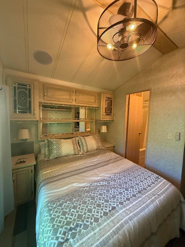 374 Pathfinder Trl, Logan, OH 43138 - bedroom featuring vaulted ceiling
