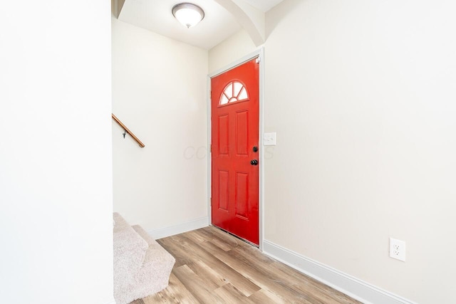 1096 E 22nd Ave Unit 1098, Columbus, OH 43211 - foyer entrance featuring arched walkways and light wood-type flooring