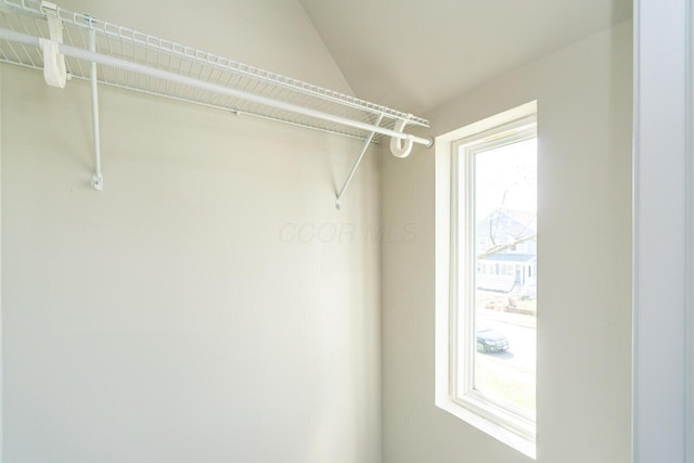 1096 E 22nd Ave Unit 1098, Columbus, OH 43211 - view of spacious closet