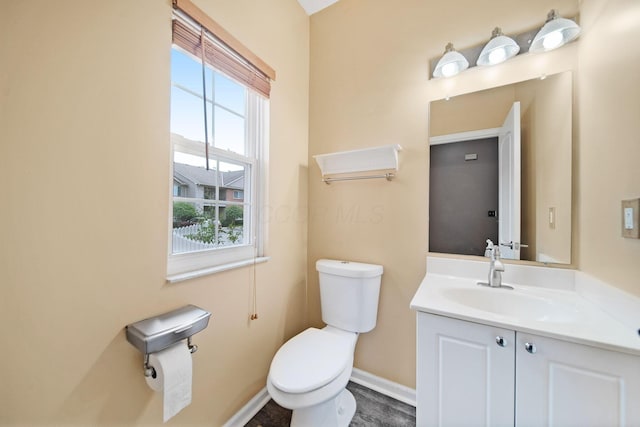 786 Spring Valley Dr, Lewis Center, OH 43035 - bathroom featuring toilet and vanity