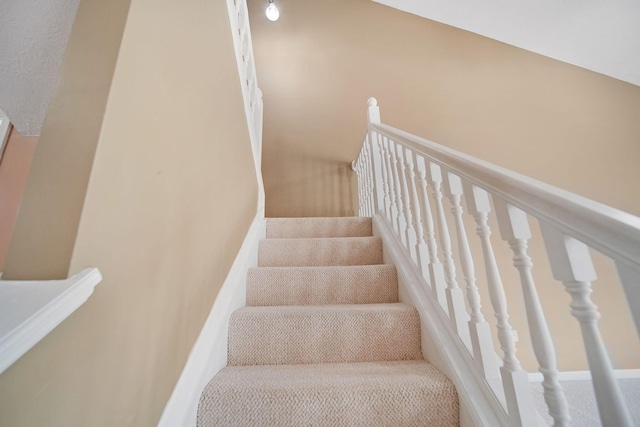 786 Spring Valley Dr, Lewis Center, OH 43035 - view of stairs