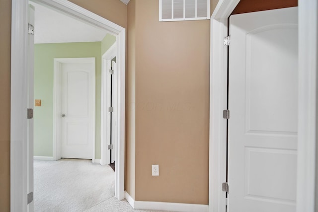 786 Spring Valley Dr, Lewis Center, OH 43035 - hallway featuring carpet and baseboards