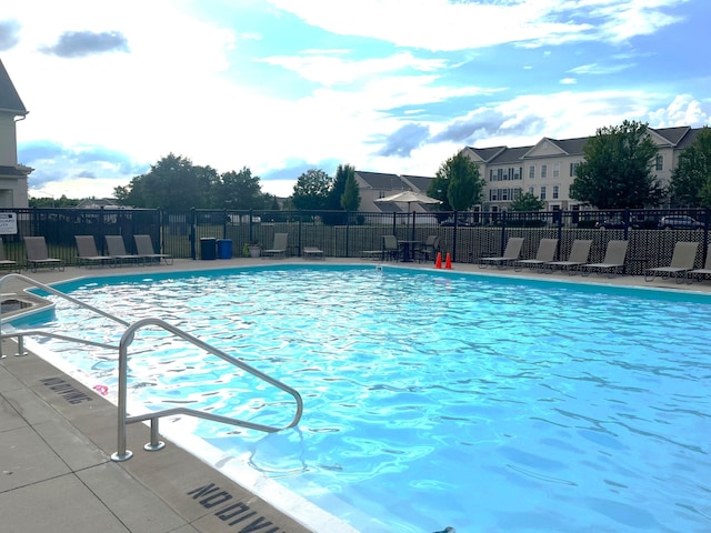 5632 Middle Falls St, Dublin, OH 43016 - view of community pool