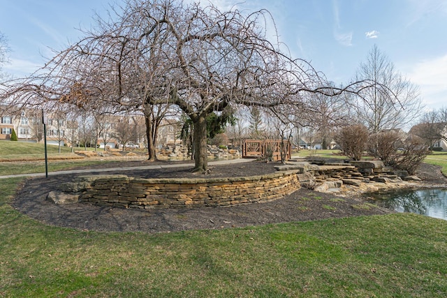 6057 Lakes At Taylor Station Dr, Columbus, OH 43213 - view of grassy yard