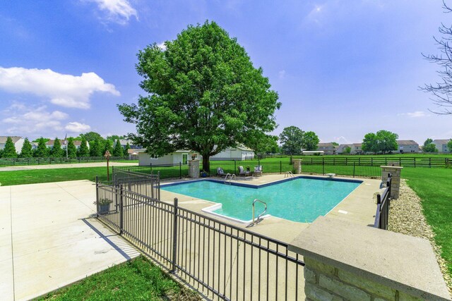 4909 Bixby Rd, Groveport, OH 43125 - view of pool with a patio and a diving board
