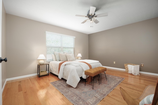 337 Masonglen Ct, Pataskala, OH 43062 - bedroom featuring light wood-style flooring and a ceiling fan