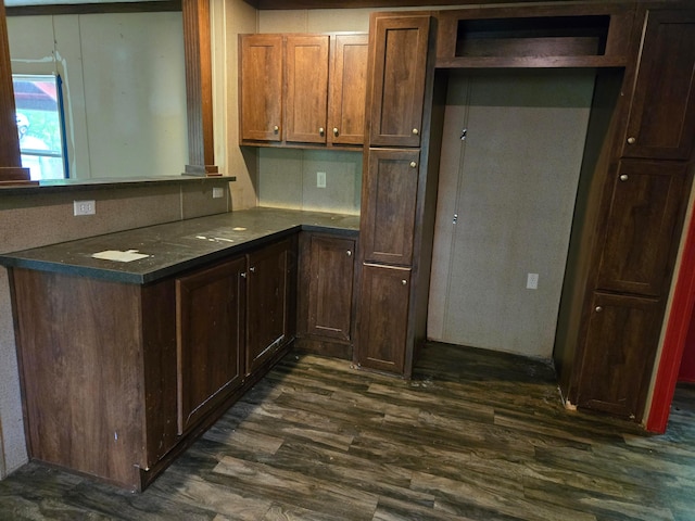 7326 State Route 19 Unit U5 L133, Mount Gilead, OH 43338 - kitchen with dark countertops, dark wood finished floors, and a peninsula